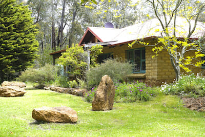 Porongurup Inn - Two fully self contained mud brick cottages